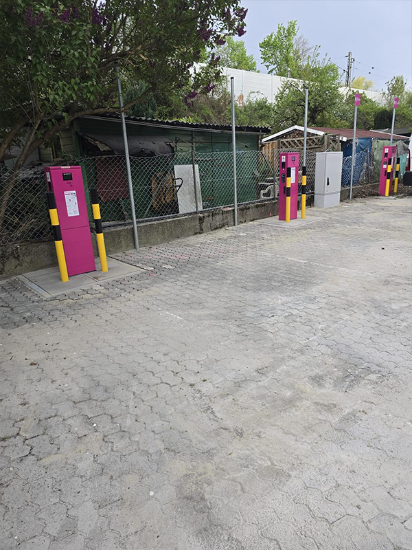 Bild 3 - Ladesäule Baggerbetrieb Daser